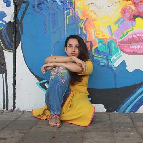 Indian Idol singer Avanti Patel gets duped of â‚¹1.7 lakh in cyber fraud