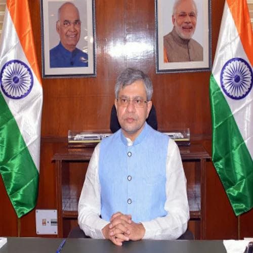 Online content must define responsibility, says IT Minister