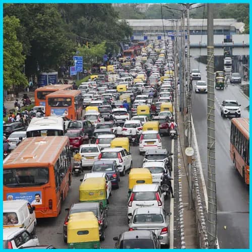 Delhi tightens pollution norms, bans non-BS VI vehicles from November 2026