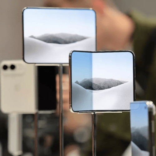 Apple to replace iPhone Duo units with cracked inner screens