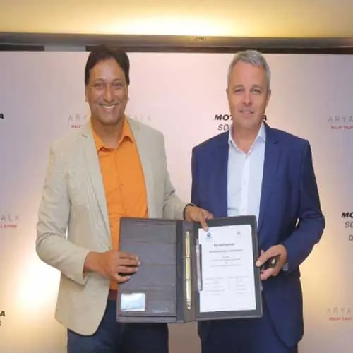 Motorola with Arya Omnitalk to promote professional and commercial radios