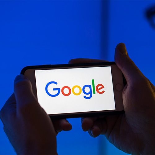 Google spends a lot to become default search engin