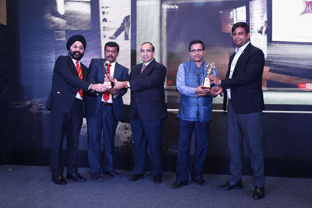 CANON INDIA receiving the award for BEST PHOTO COPIER and BEST IMAGING SOLUTION COMPANY from Mr. Vipin Tyagi, Executive Director – C-DOT, Mr. Vinit Go