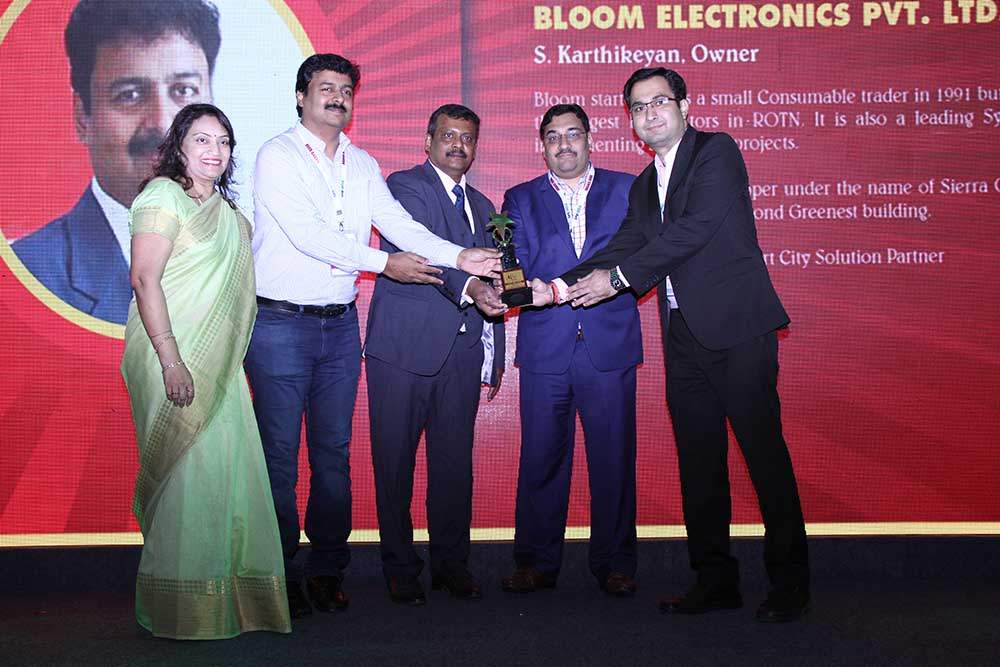 Bloom Electronics receiving the award for the Best Smart City Solution Partner at VAR Symposium - 17th Star Nite Awards 2018
