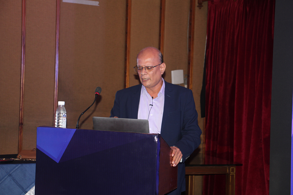 Presentation by Sanjay Shintre, Pre-Sales Head Government and PSU INDIA-Nutanix