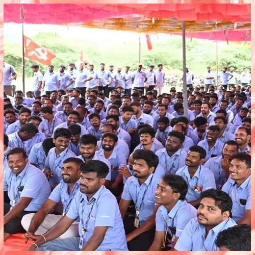 Despite pay hike offer, workers' strike still on at Samsung’s Chennai unit Despite pay hike offer, workers' strike still on at Samsung’s Chennai unit