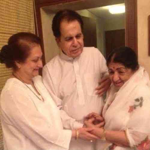 Dilip Kumar posts for Lata Mangeshkar's good health