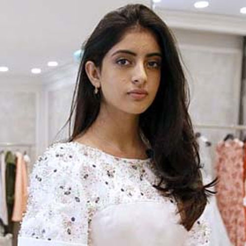 Navya Nanda stuns Insta users with her gorgeous pics with family