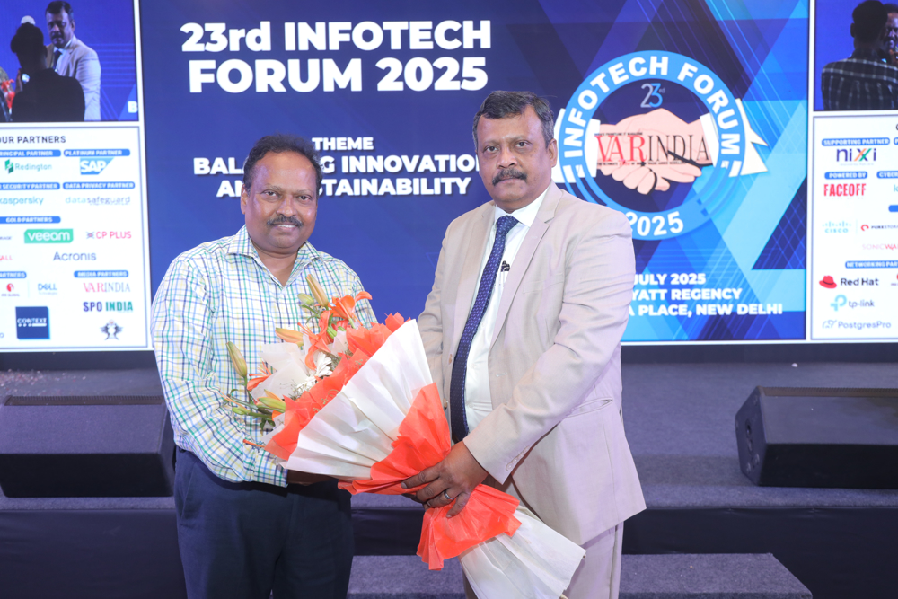 Welcoming Shri Prashant Kumar, Deputy Director General, Telecom Engineering Centre, Ministry of Communications Government of India