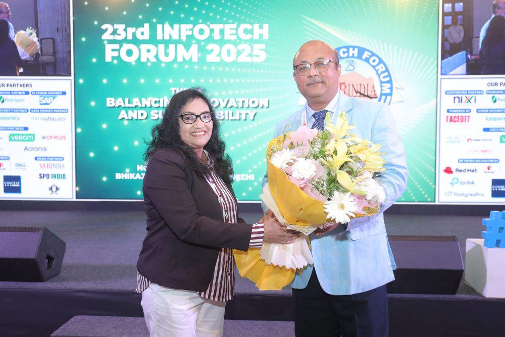 Welcoming Dr. Sanjay Kumar Das, Addl. Sec. (Science & Technology & Bio Technology Dept.) & State Information Security Officer- Government Of West Beng