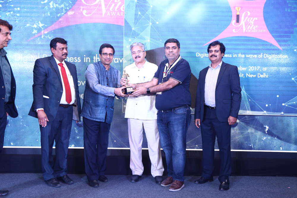 ACPL SYSTEMS is awarded as the BEST SOLUTION PARTNER- DELHI is being awarded by Vinit Goenka, Member-IT Taskforce, Ministries of Shipping, Road Transp