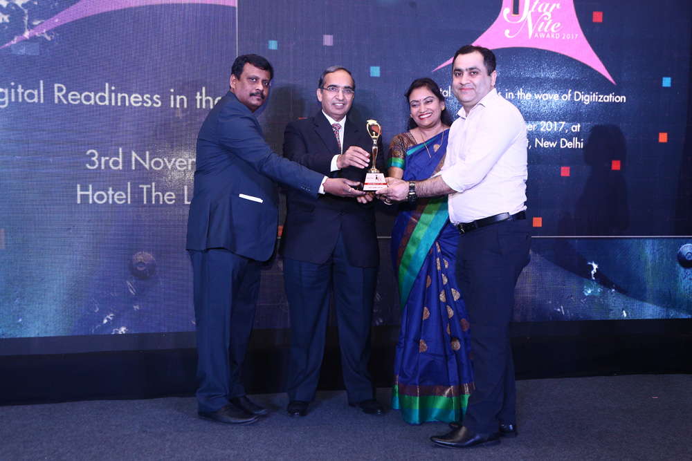 ACER INDIA receiving the award for BEST GAMING LAPTOP from Mr. Deepak Sahu, Publisher & Group Editor, VARINDIA and SPOI, Mr. Vipin Tyagi, Executive Di