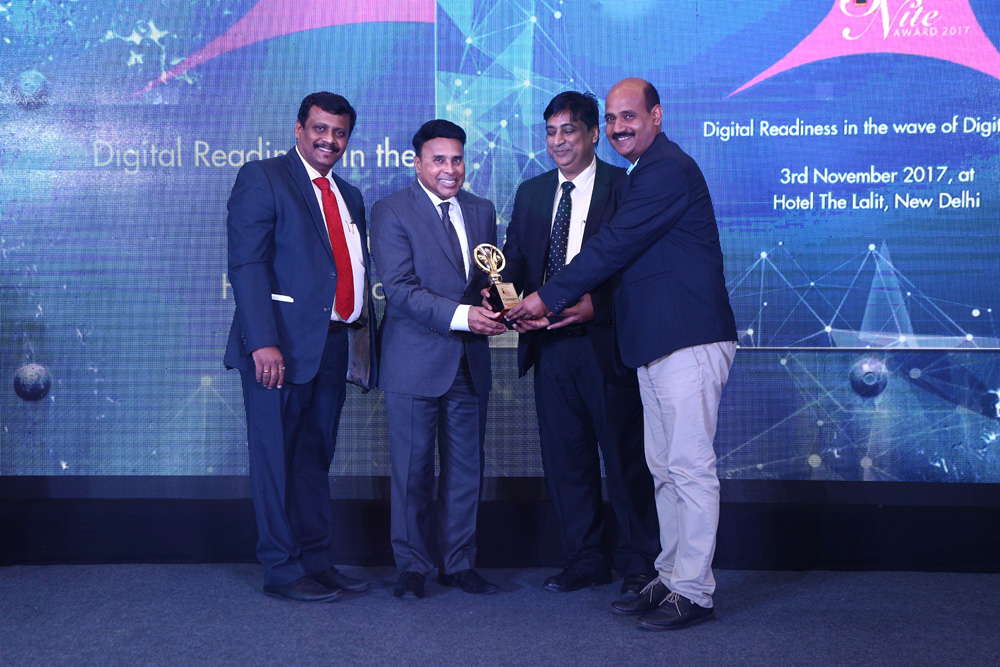 VMWARE SOFTWARE receiving the award for BEST CLOUD INFRASTRUCTURE SOLUTION PROVIDER from Mr. Deepak Sahu, Publisher & Group Editor, VARINDIA and SPOI,