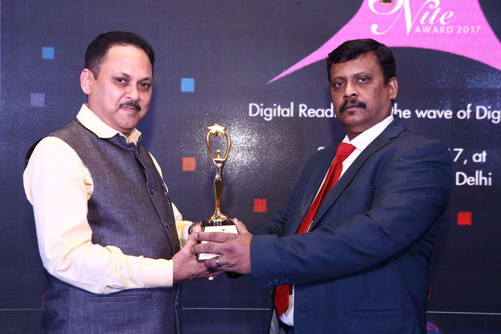 UNISTAL SYSTEMS receiving the award for EMERGING ANTI VIRUS - CONSUMER - Editors Choice Awards from Mr. Deepak Sahu, Publisher & Group Editor, VARINDI