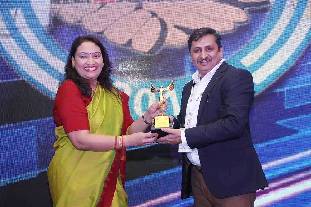 IBM receives the Most Trusted Company Award from S Mohini Ratna, Editor-VARINDIA at 16th IT FORUM 2018