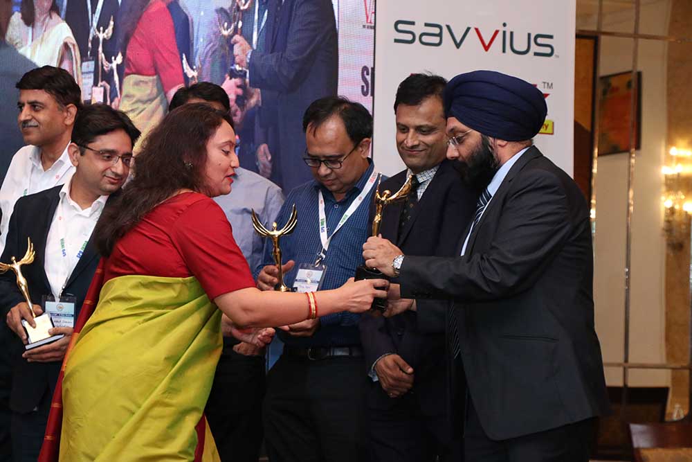 Canon India Pvt. Ltd. receives the Most Trusted Company Award from S Mohini Ratna, Editor-VARINDIA at 16th IT FORUM 2018