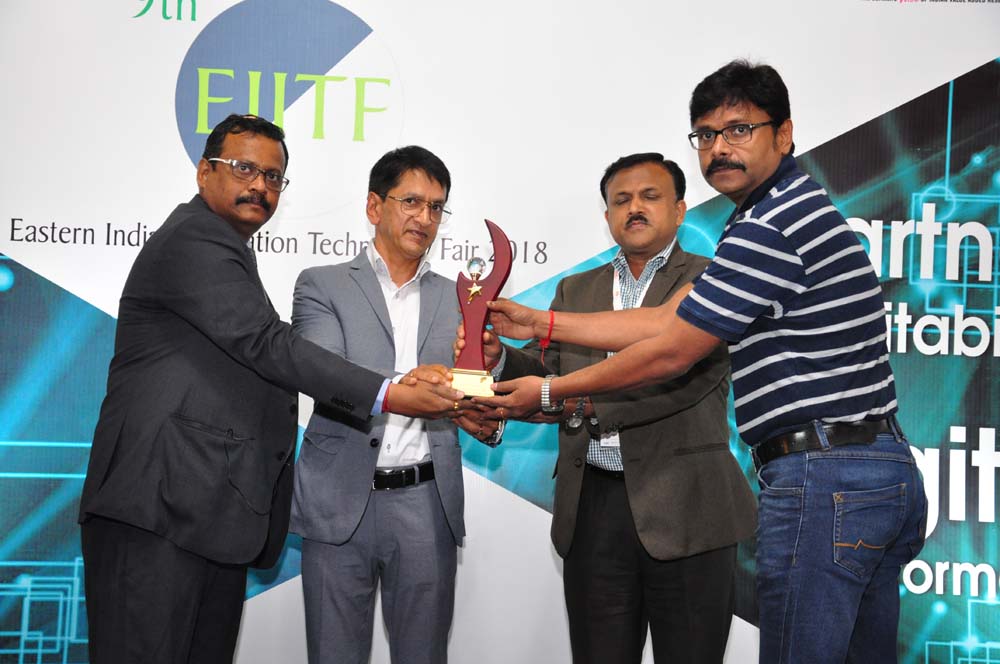 Wizertech Informatics Pvt. Ltd. receives Best System Integrator from Deepak Kumar Sahu, Chief Editor, VARINDIA; Ranjit Metrani, VP Sales and Chief Rev