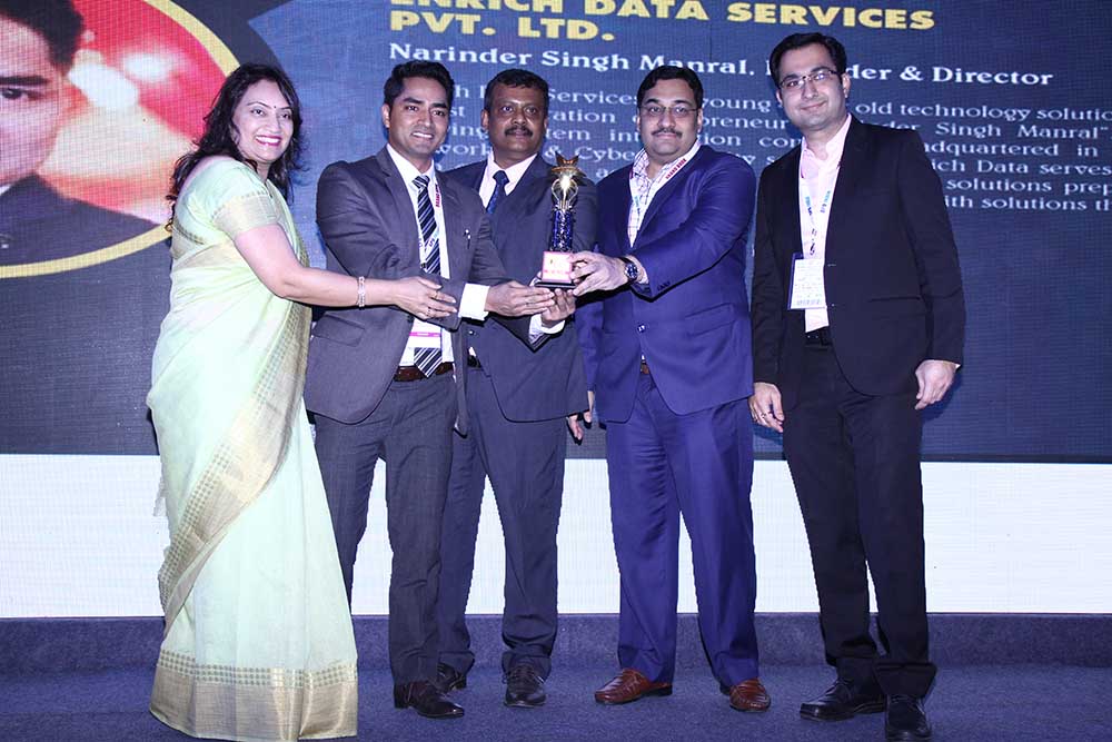 Enrich Data Services receiving the award for the Best Wi-fi Partner at VAR Symposium - 17th Star Nite Awards 2018