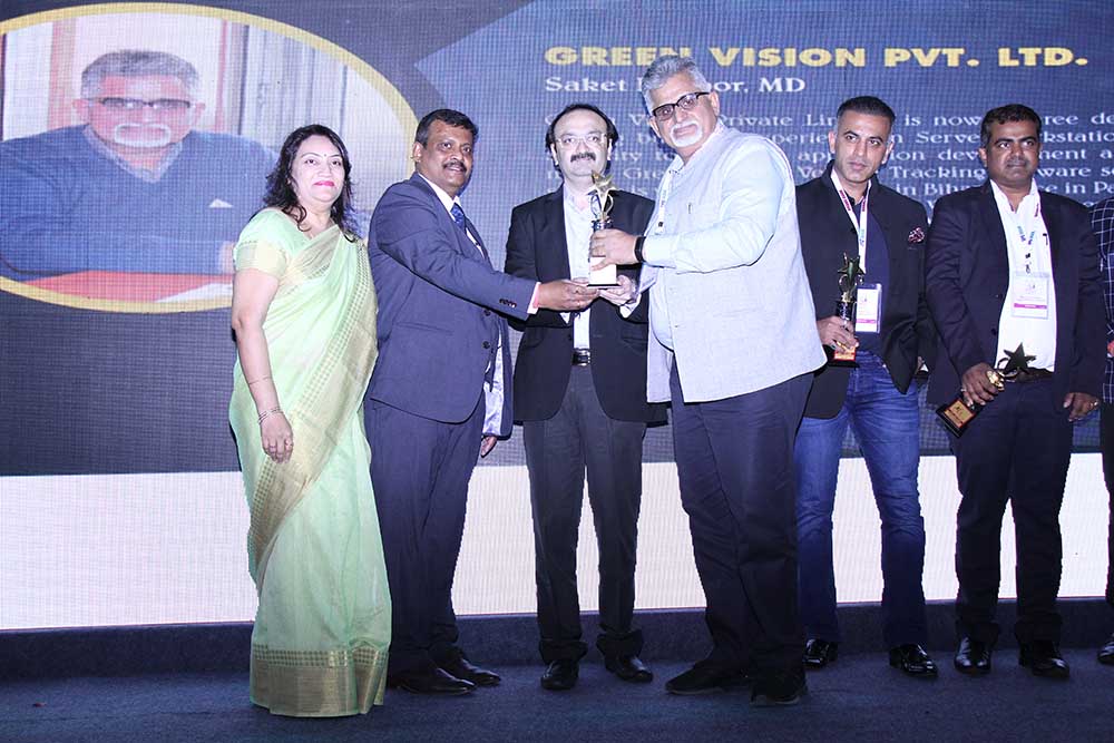 Green Vision receiving the award for the Best System Integrator at VAR Symposium - 17th Star Nite Awards 2018