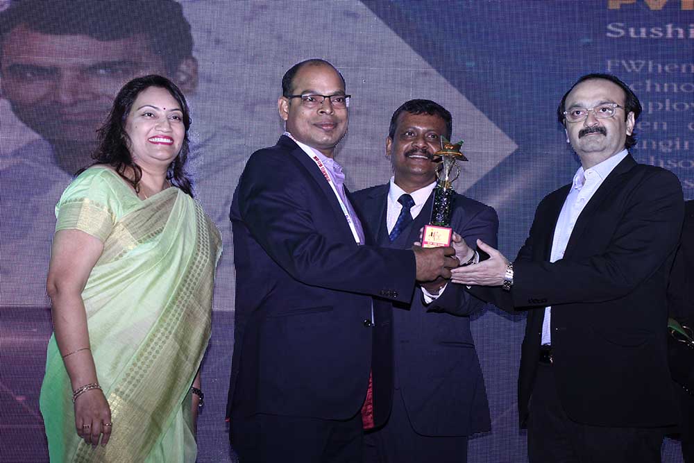 Orbit Techsol receiving the award for the Best System Integrator at VAR Symposium - 17th Star Nite Awards 2018