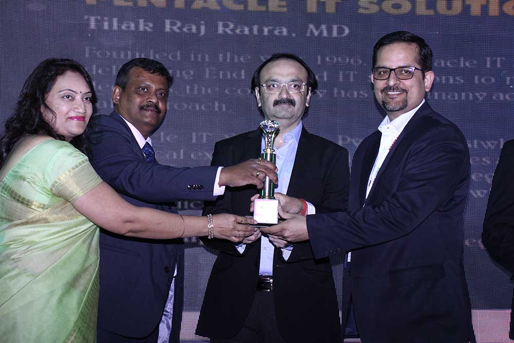 Pentacle IT Solutions receiving the award for the Best System Integrator at VAR Symposium - 17th Star Nite Awards 2018