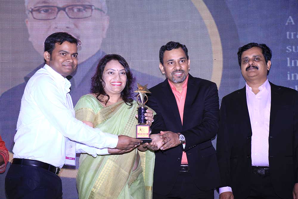 Progressive Infotech receiving the award for the Best IT Service Provider at VAR Symposium - 17th Star Nite Awards 2018