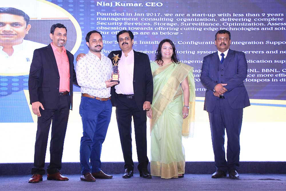 REPL receiving the award for the Best Wi-Fi Partner at VAR Symposium - 17th Star Nite Awards 2018