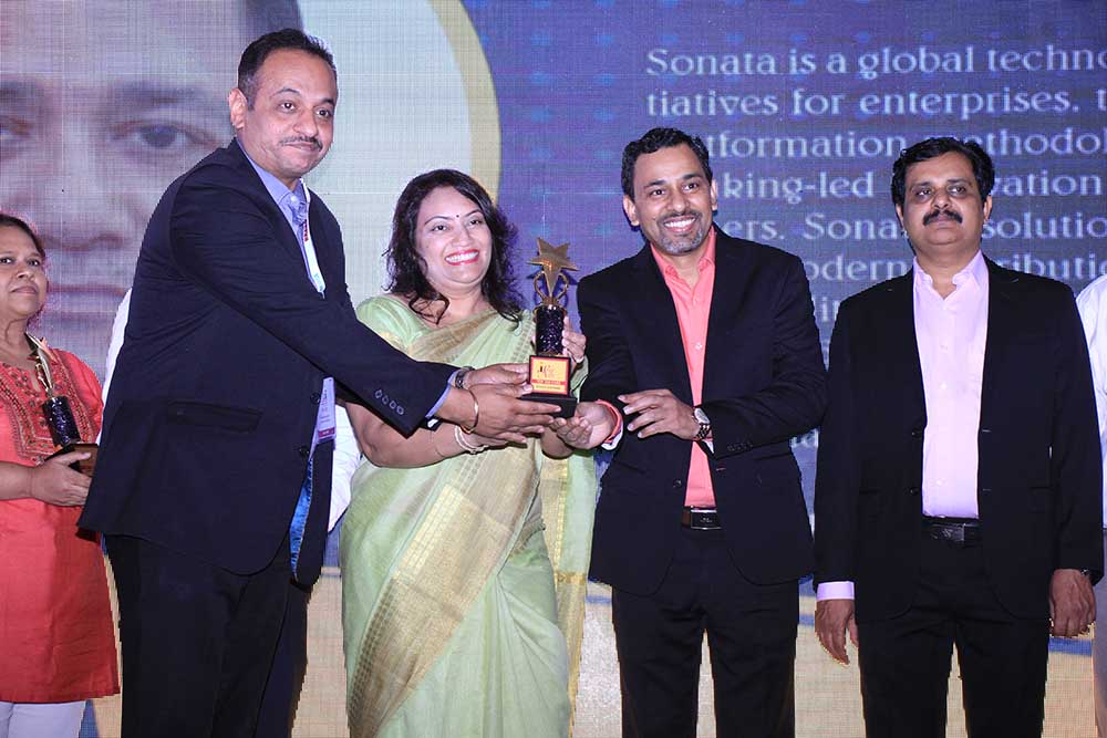 Sonata Software receiving the award for the Best IT Service Provider at VAR Symposium - 17th Star Nite Awards 2018