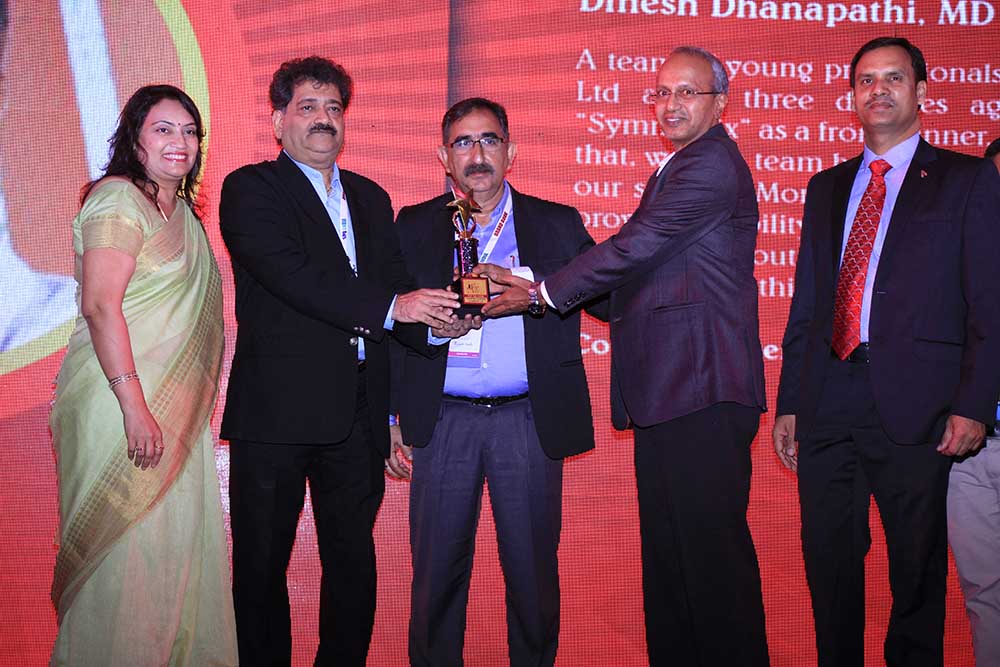 Symmetrix Computer Systems receiving the award for the Best Solution Partner at VAR Symposium - 17th Star Nite Awards 2018