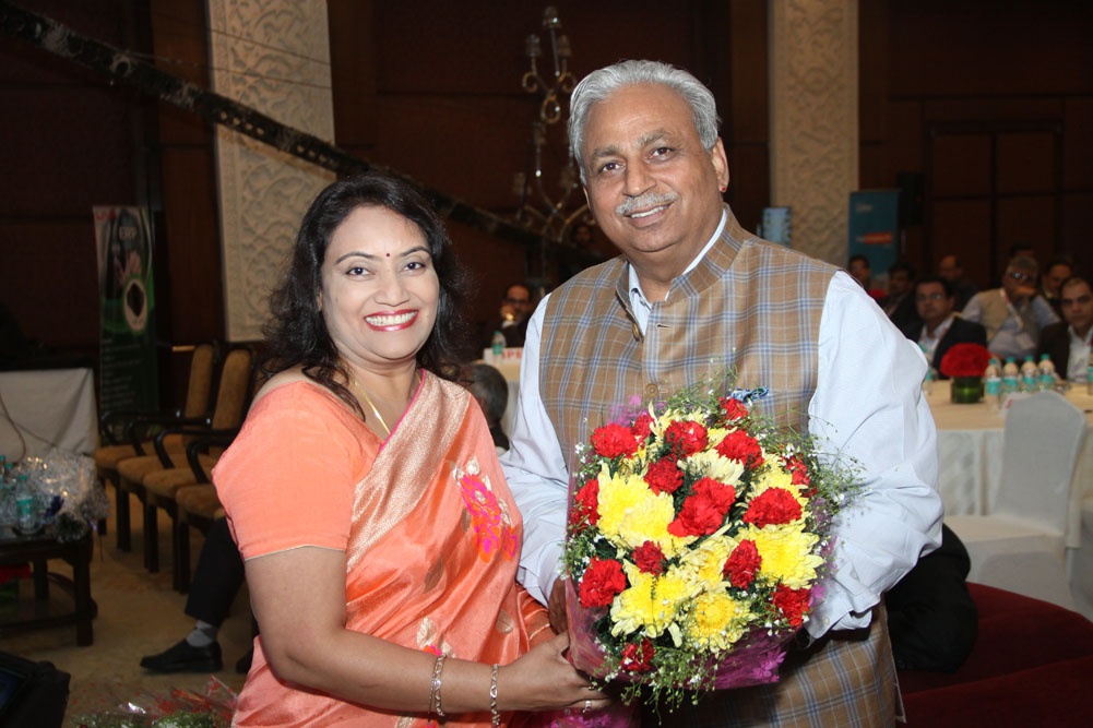 Ms. S Mohini Ratna, Editor, VARIndia welcoming Mr. C P Gurnani, MD & CEO, Tech Mahindra at 17th Star Nite Awards 2018