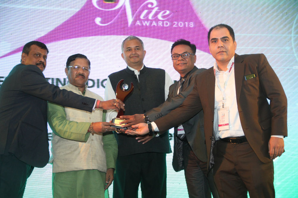 Dell India receiving the award for Best Note Book- Consumer at 17th Star Nite Awards 2018