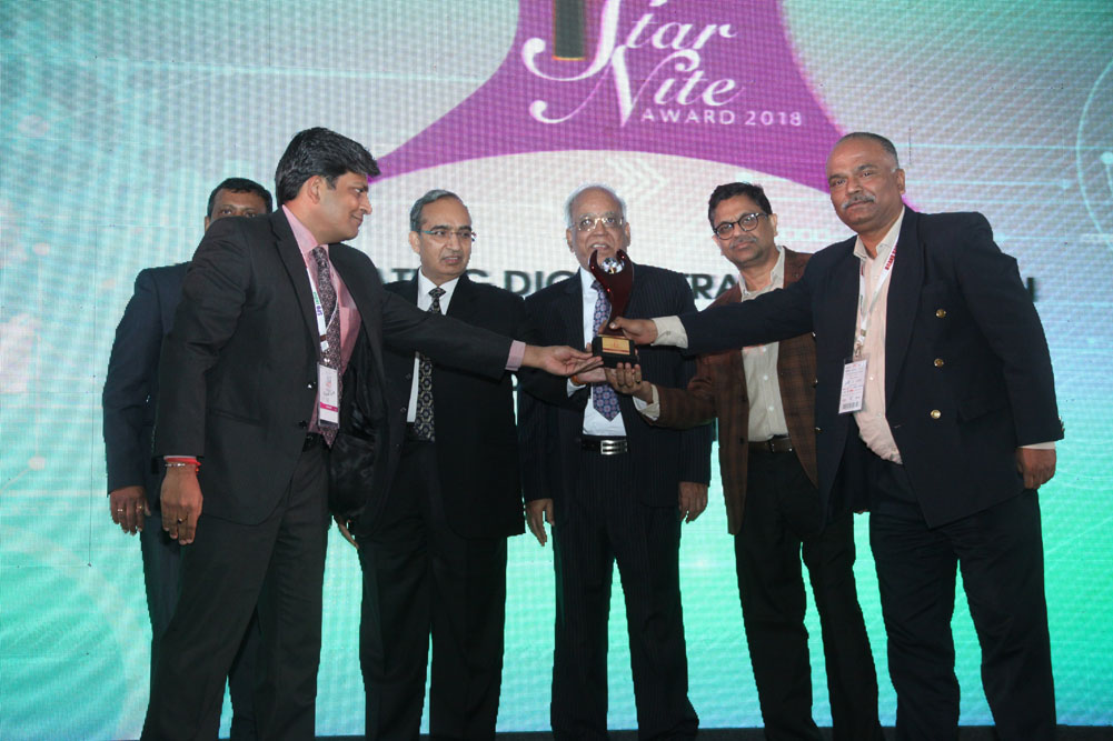 F5 Networks receiving the award for Best Application Delivery Network Vendor at 17th Star Nite Awards 2018