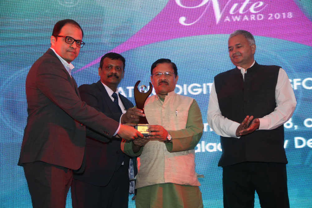 ORACLE India receiving the award for Best Business Application Solution Company at 17th Star Nite Awards 2018
