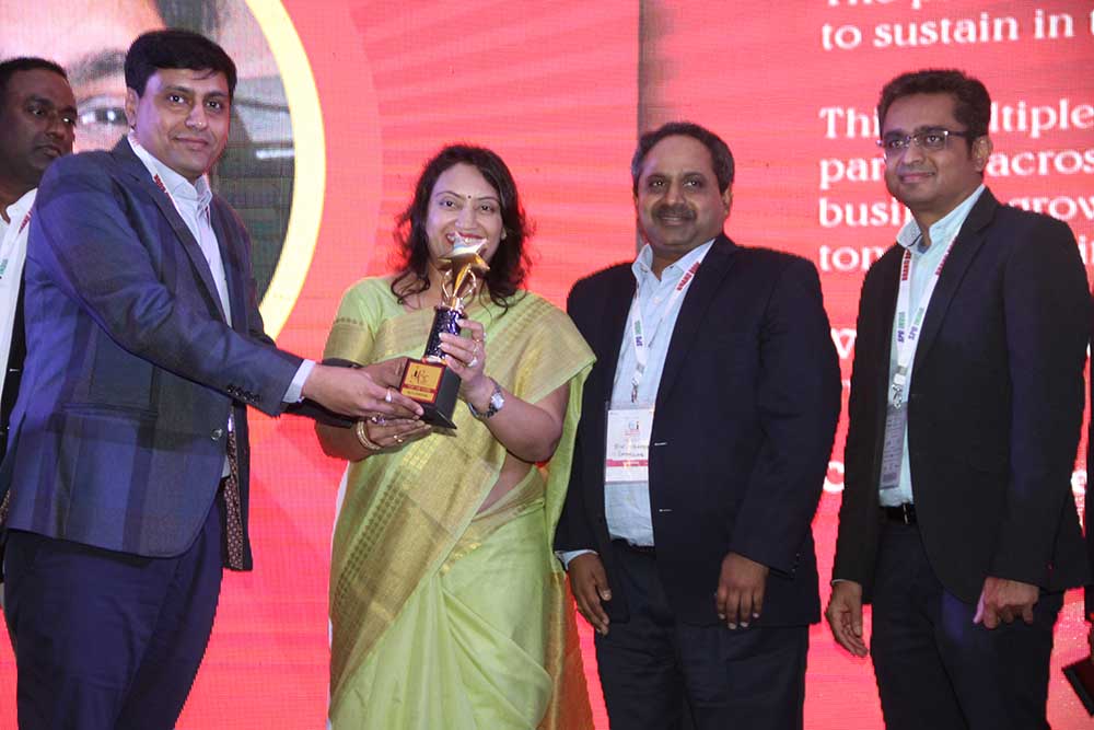 Sevi Computers  receiving the award for the Best Sub Dristributor at VAR Symposium 17th Star Nite Awards 2018
