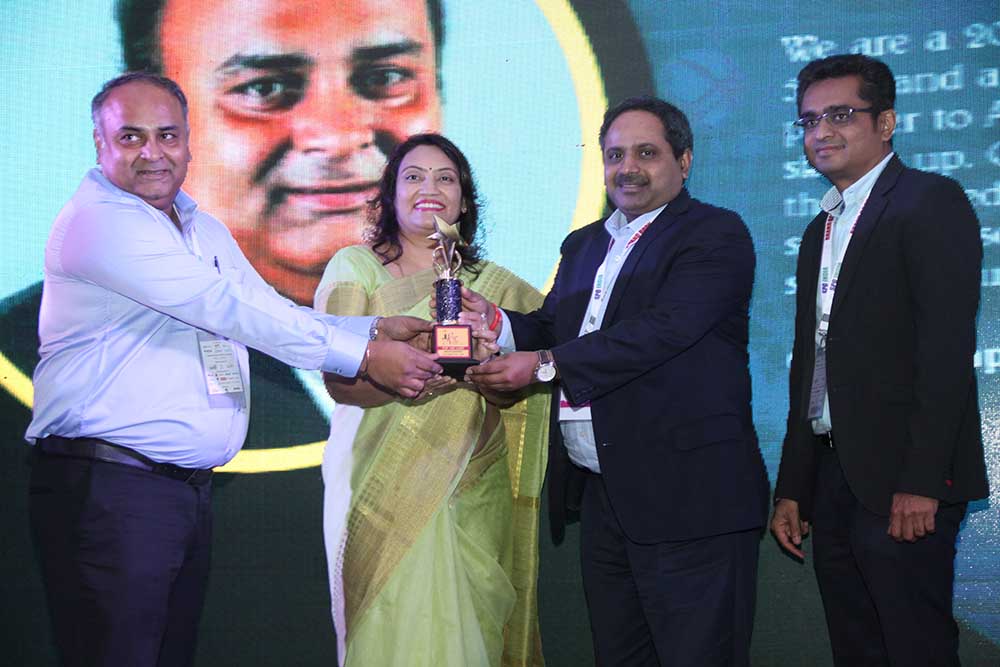 Microgenesis CADSoft  receiving the award for the Best Sub Dristributor at VAR Symposium 17th Star Nite Awards 2018