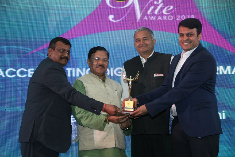 Mr. Harsha Bennur, Enterprise and Government Marketing Lead - India, NetApp receiving the Best CMO Award on behalf of Parag Amalnekar at 17th Star Nit
