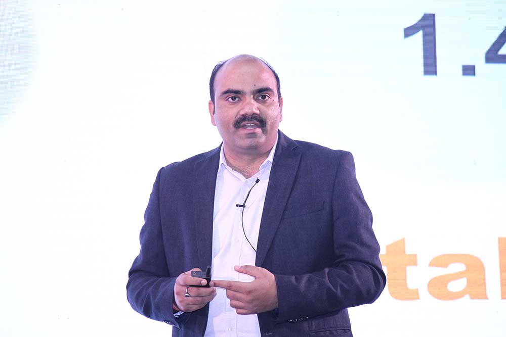 Bharat Sharma, Director presales -India & Saarc, Cambium Networks, addresssing the audience at VAR Symposium - 17th Star Nite Awards 2018