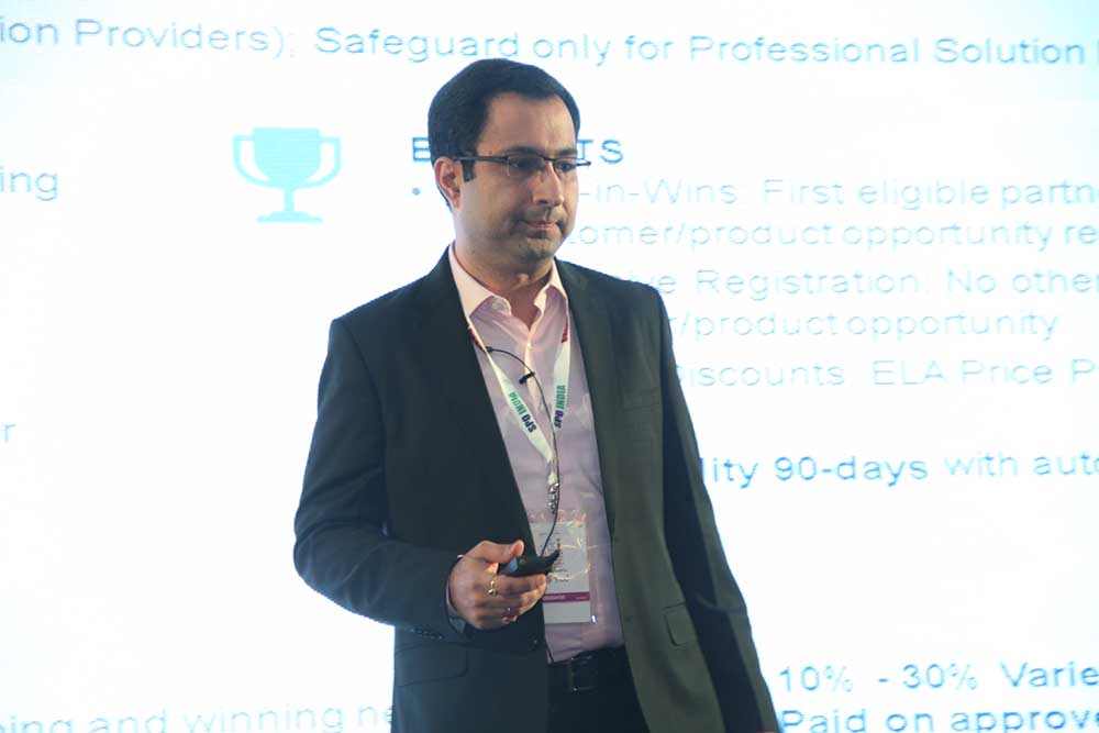 Pradeep Suri, Partner Business Manager, VMware India delivering his presentation at VAR Symposium - 17th Star Nite Awards 2018
