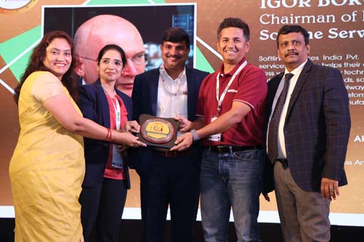 BEST SOLUTION & SERVICE PARTNER Award goes to SOFTLINE SERVICES INDIA PVT. LTD. at VAR Symposium 2019