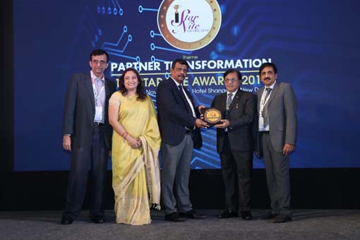 BEST SUB DISTRIBUTOR Award goes to KRISHNA AGENCIES at VAR Symposium 2019