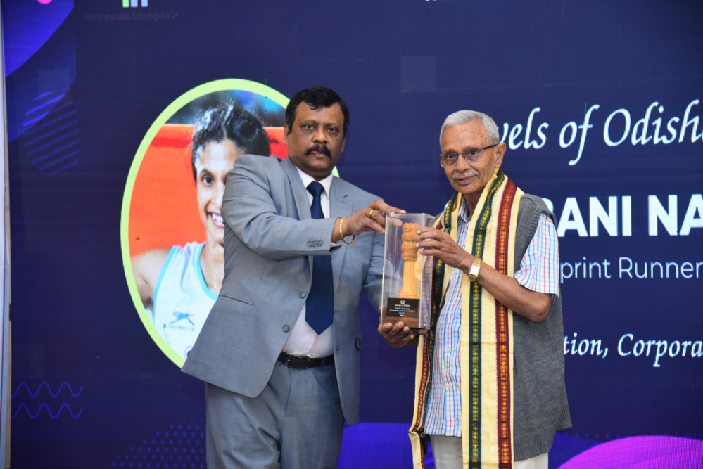 Jewels of Odisha Award goes to Satchi Mohanty for Lyricist