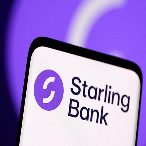 Starling Bank under fire as staff criticize return-to-office policy amid desk constraints