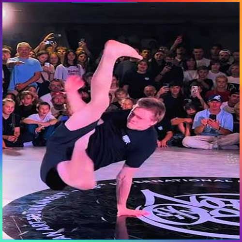 430 Dancers Spin Their Way Into History