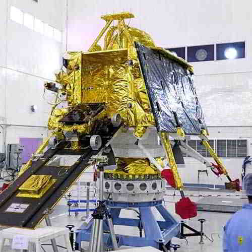Chandrayaan 2 and starts its descent towards the Moon: Six days to landing Chandrayaan 2 and starts its descent towards the Moon: Six days to landing