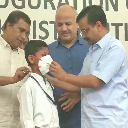 To combat Pollution, Delhi Government to distribute masks among School students