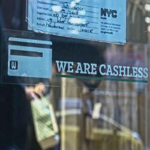 New York to put a ban on cashless stores and restaurants