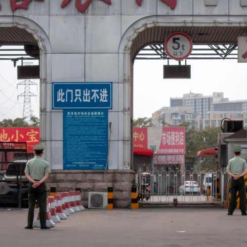 Beijing shuts down schools, cancels flights after outbreak of pandemic
