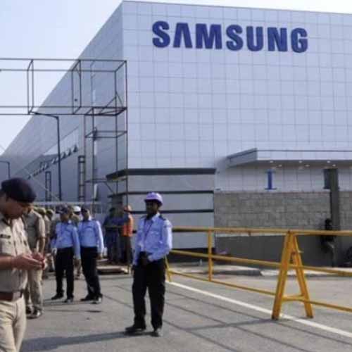 Samsung plans to shift its smartphone manufacturing plant in India Samsung plans to shift its smartphone manufacturing plant in India