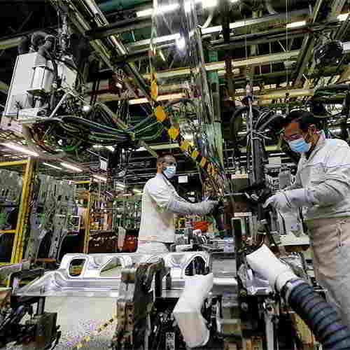 Japan to pay firms moving factories to India from China