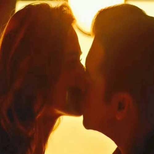 Salman Khan breaks his No-kiss Policy for Disha Patani